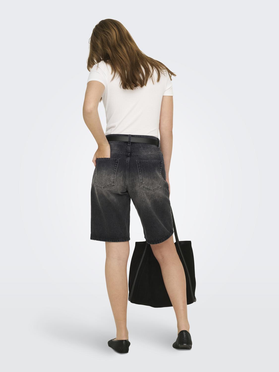 model_shot-back